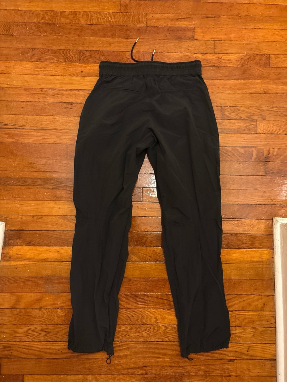 Men's John Elliot Black Drawstring Windbreaker Jogger Pants size Medium - Picture 9 of 9